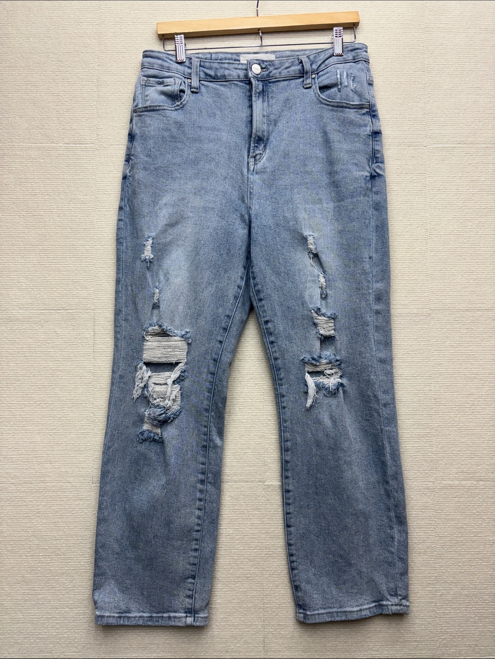 Risen Light Wash Distressed Jeans 15/32 15 32